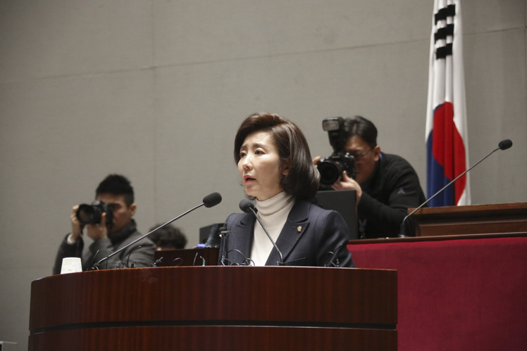 제목 노출 영역입니다 이미지