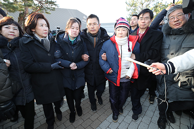 제목 노출 영역입니다 이미지