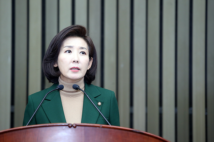 제목 노출 영역입니다 이미지