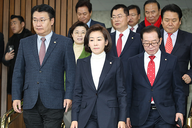 제목 노출 영역입니다 이미지