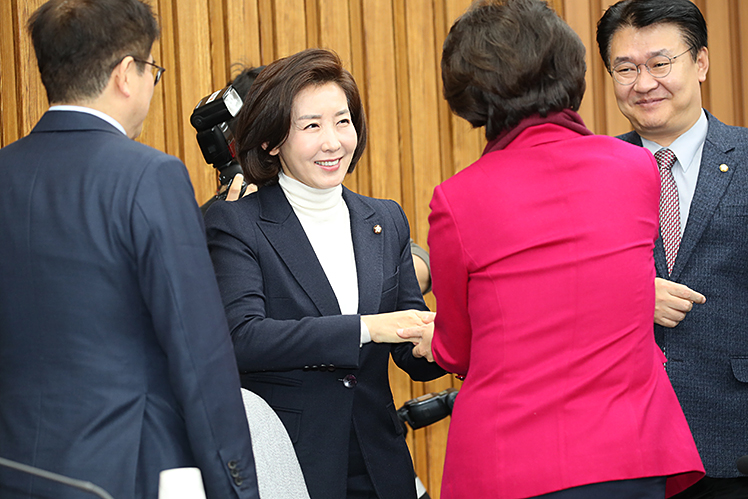 제목 노출 영역입니다 이미지