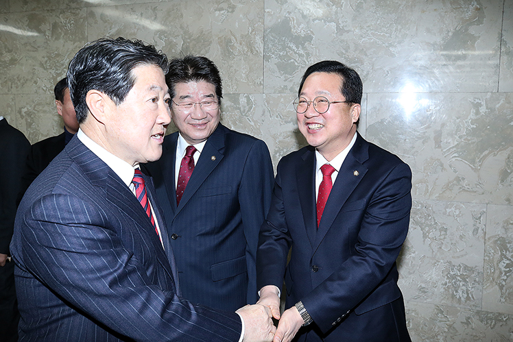 제목 노출 영역입니다 이미지