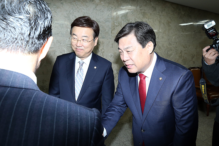 제목 노출 영역입니다 이미지