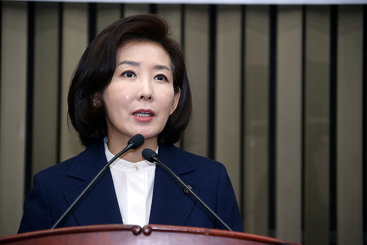 제목 노출 영역입니다 이미지