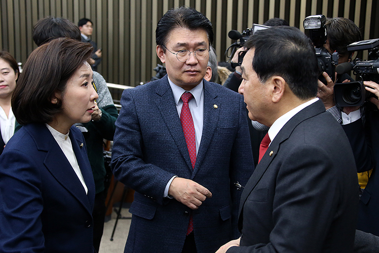 제목 노출 영역입니다 이미지