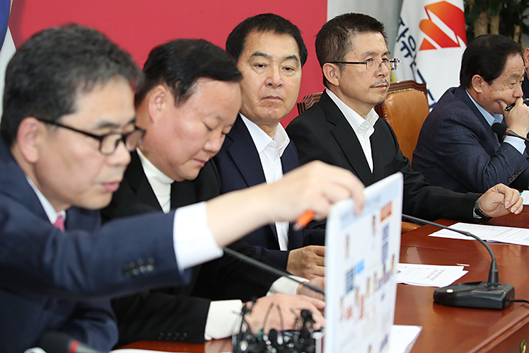 제목 노출 영역입니다 이미지