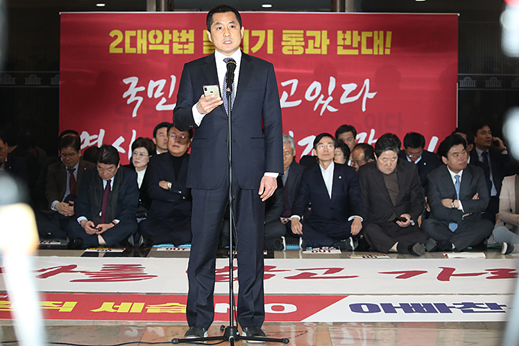 제목 노출 영역입니다 이미지