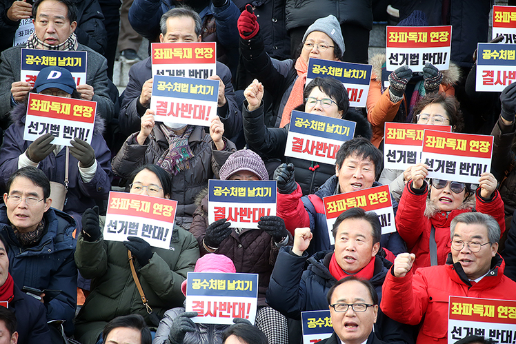 제목 노출 영역입니다 이미지