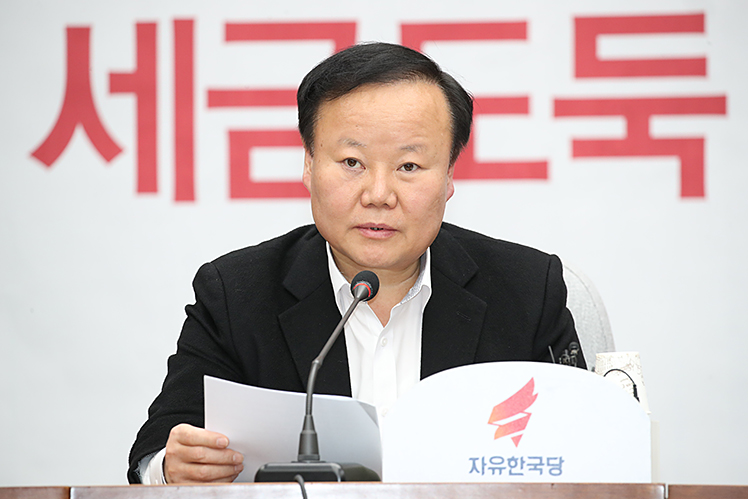 제목 노출 영역입니다 이미지
