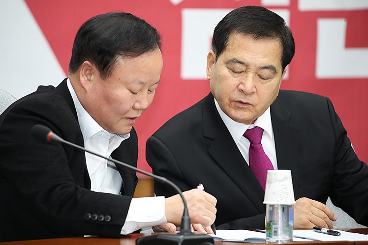 제목 노출 영역입니다 이미지