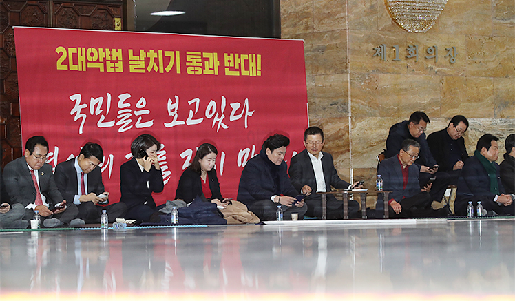 제목 노출 영역입니다 이미지