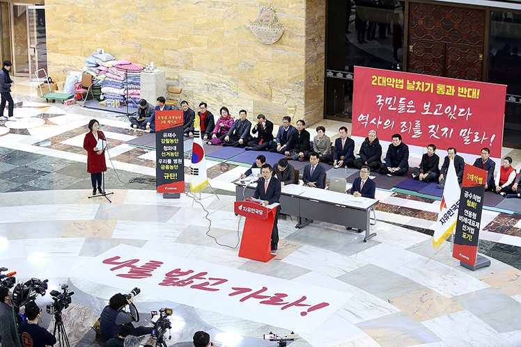 제목 노출 영역입니다 이미지