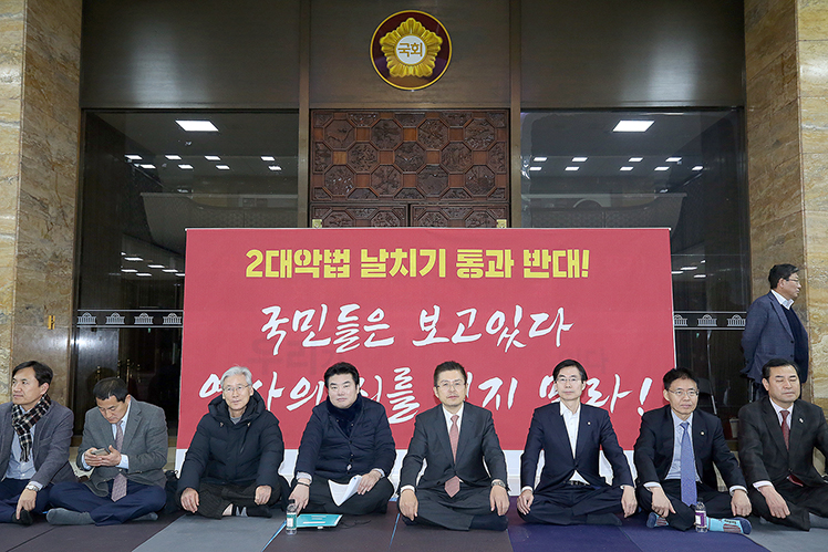 제목 노출 영역입니다 이미지