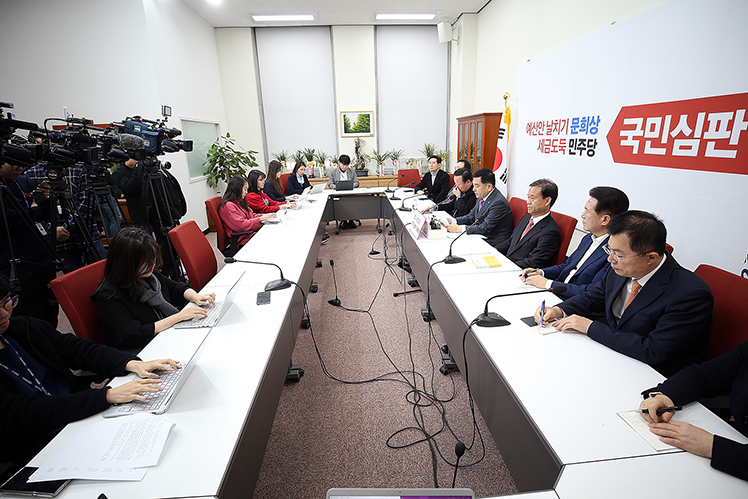 제목 노출 영역입니다 이미지