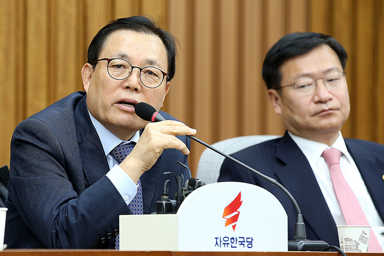 제목 노출 영역입니다 이미지
