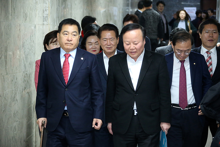 제목 노출 영역입니다 이미지
