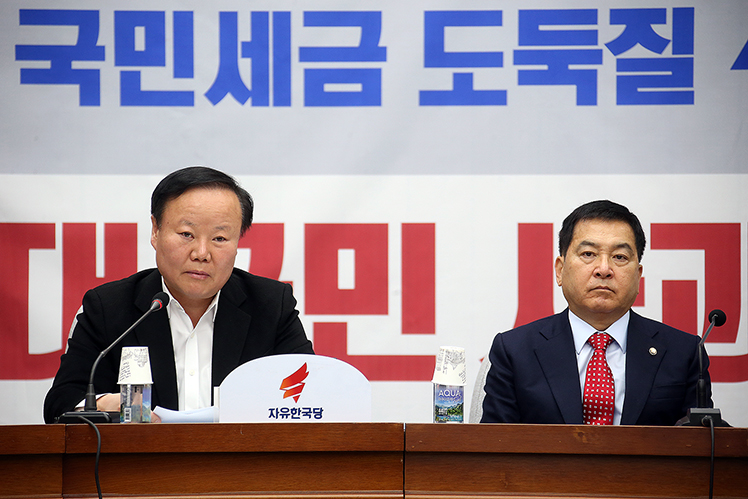 제목 노출 영역입니다 이미지