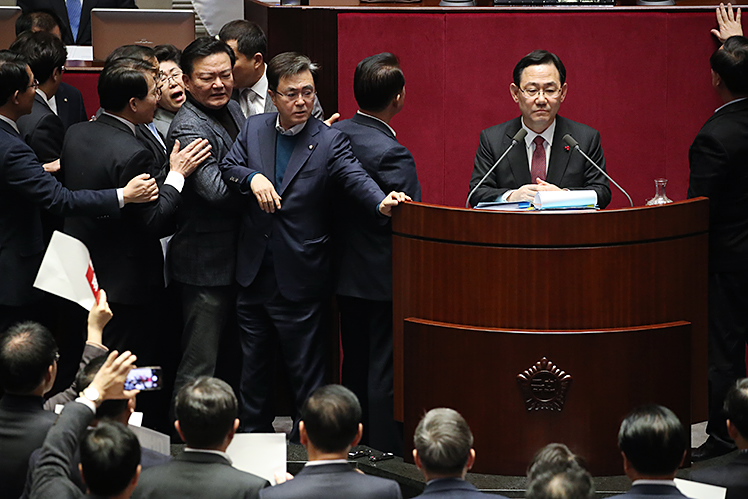 제목 노출 영역입니다 이미지