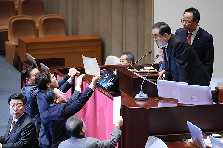 제목 노출 영역입니다 이미지