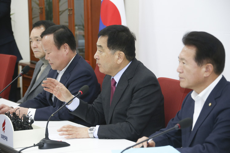 제목 노출 영역입니다 이미지