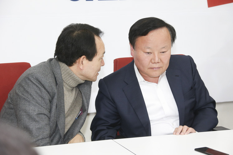 제목 노출 영역입니다 이미지