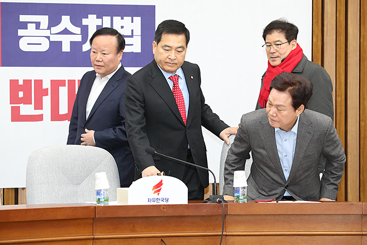 제목 노출 영역입니다 이미지