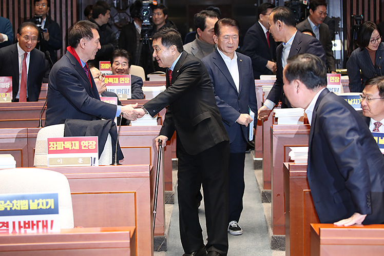 제목 노출 영역입니다 이미지