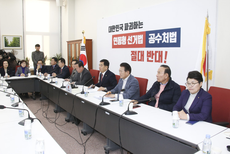 제목 노출 영역입니다 이미지