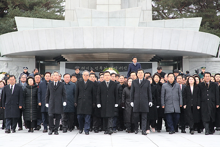 제목 노출 영역입니다 이미지