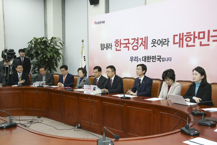 제목 노출 영역입니다 이미지