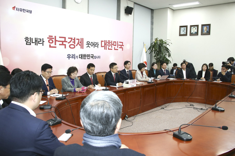 제목 노출 영역입니다 이미지
