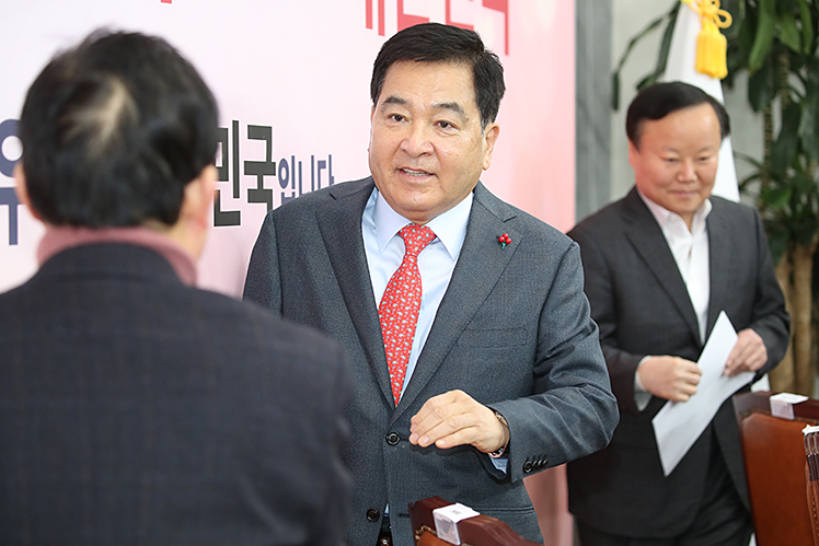 제목 노출 영역입니다 이미지