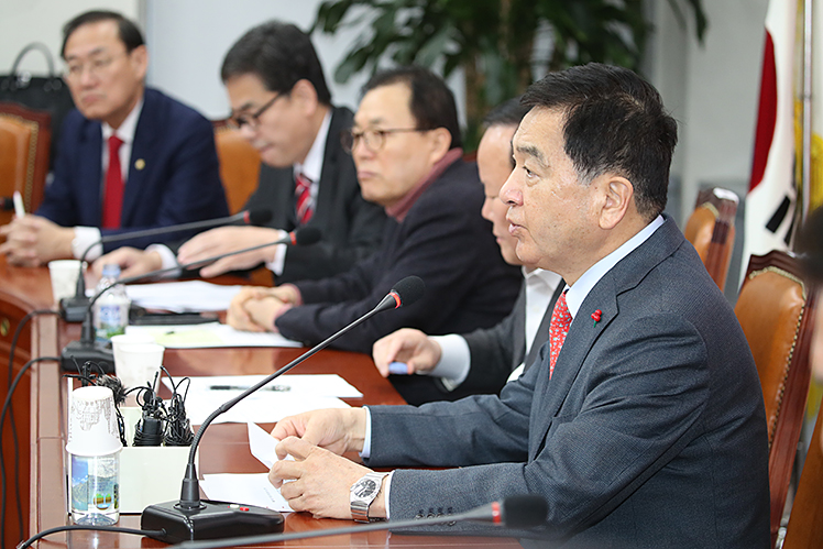 제목 노출 영역입니다 이미지