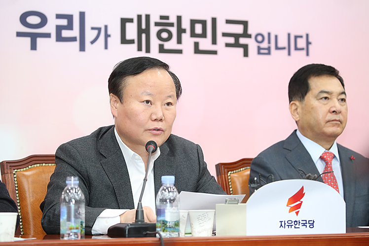 제목 노출 영역입니다 이미지