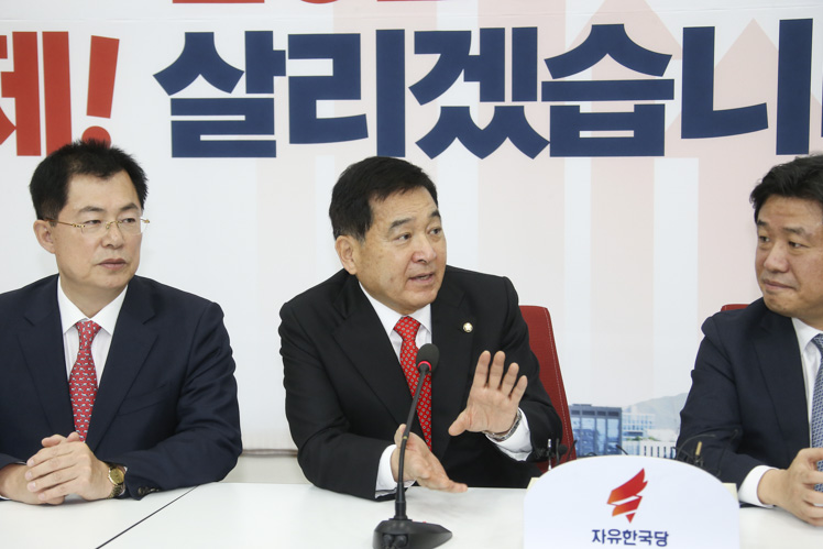 제목 노출 영역입니다 이미지