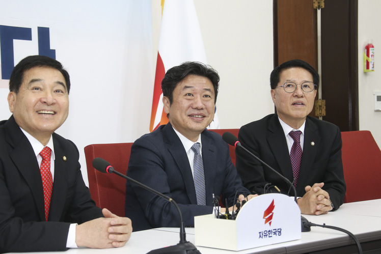 제목 노출 영역입니다 이미지