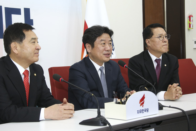 제목 노출 영역입니다 이미지