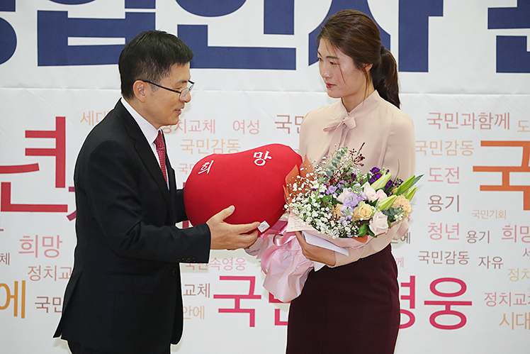 제목 노출 영역입니다 이미지