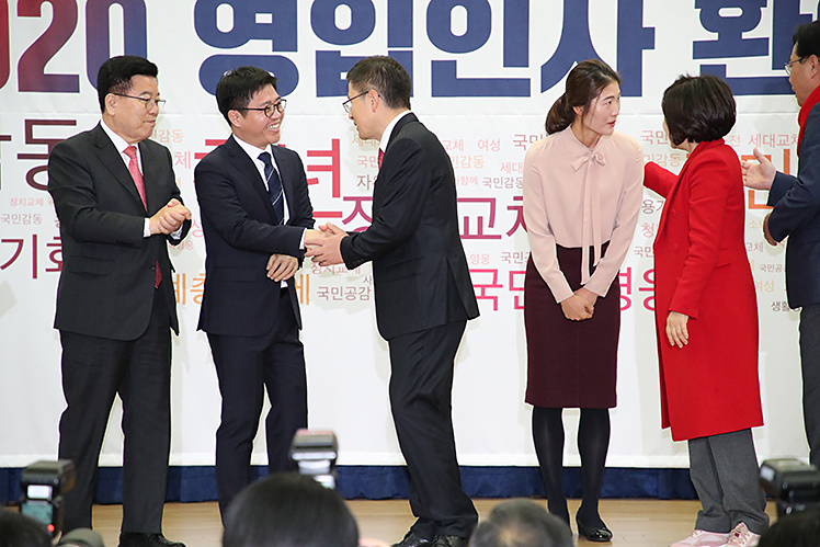 제목 노출 영역입니다 이미지