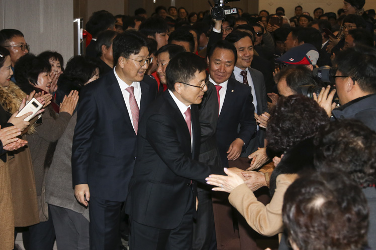 제목 노출 영역입니다 이미지