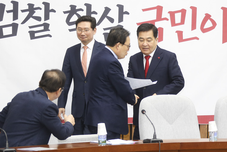 제목 노출 영역입니다 이미지