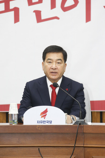 제목 노출 영역입니다 이미지