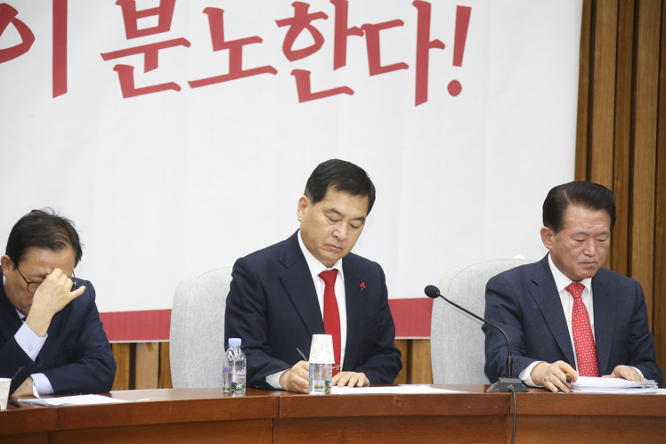 제목 노출 영역입니다 이미지