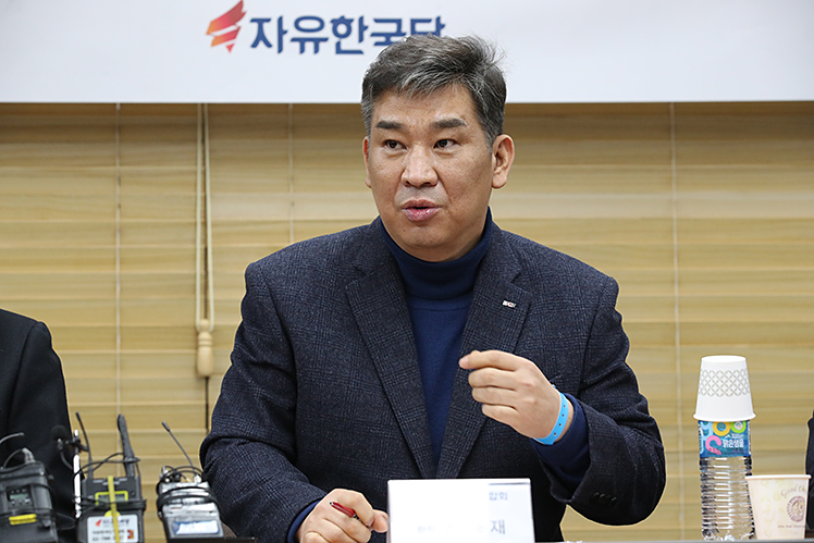 제목 노출 영역입니다 이미지