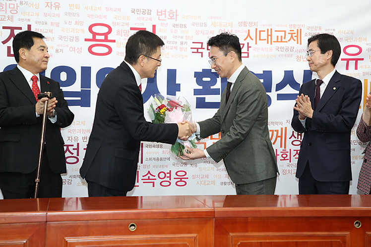제목 노출 영역입니다 이미지