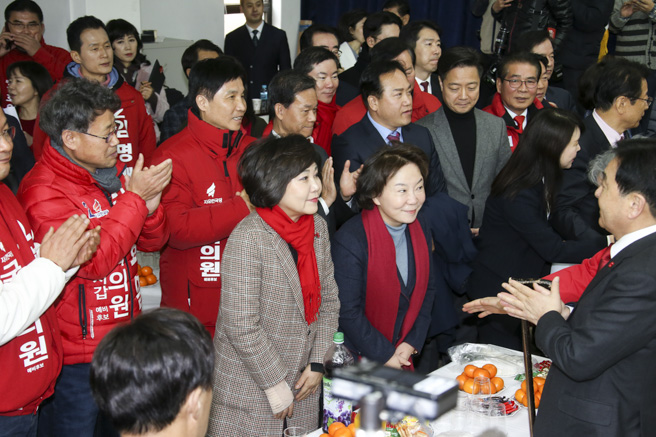 제목 노출 영역입니다 이미지