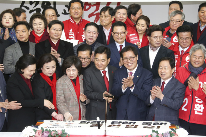 제목 노출 영역입니다 이미지