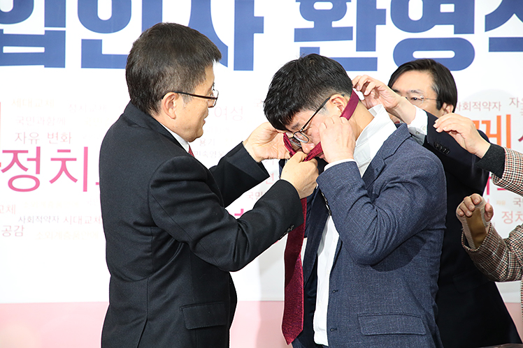 제목 노출 영역입니다 이미지