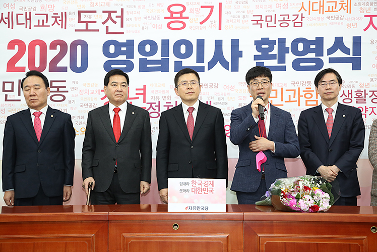 제목 노출 영역입니다 이미지