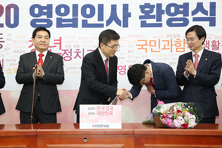 제목 노출 영역입니다 이미지
